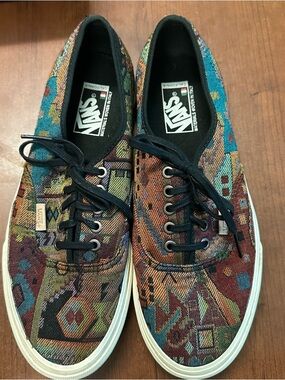 Vans low top lace up sneakers Men’s size 10 Italian weave tapestry RARE